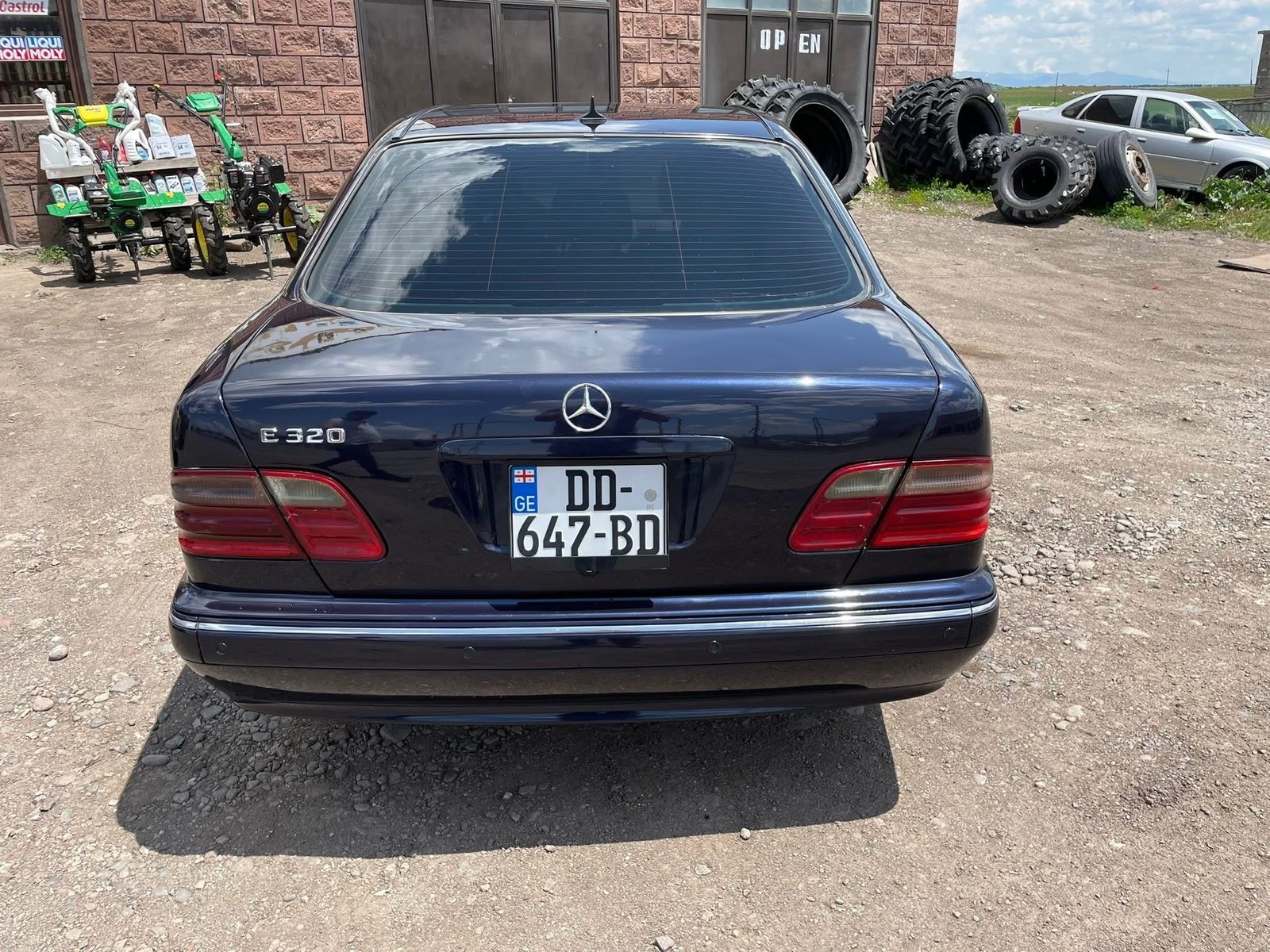 Mercedes benz e320