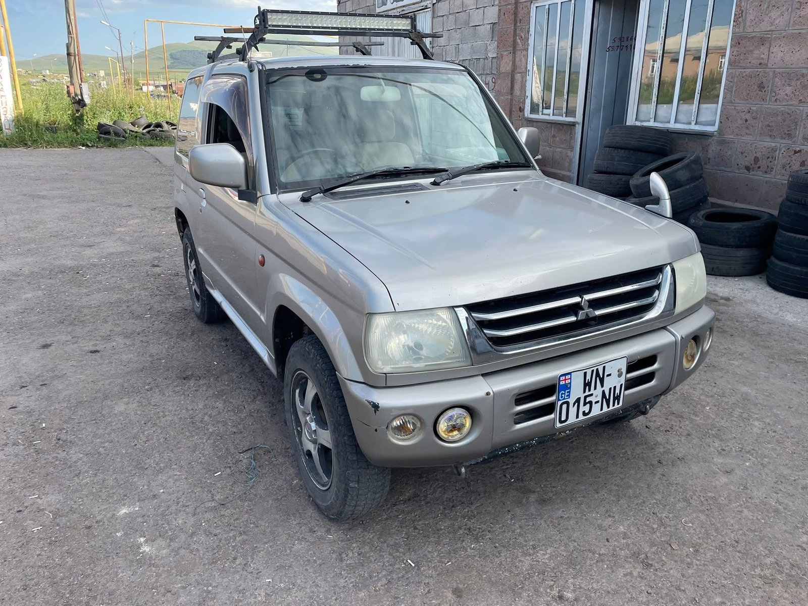 Pajero mini 2003